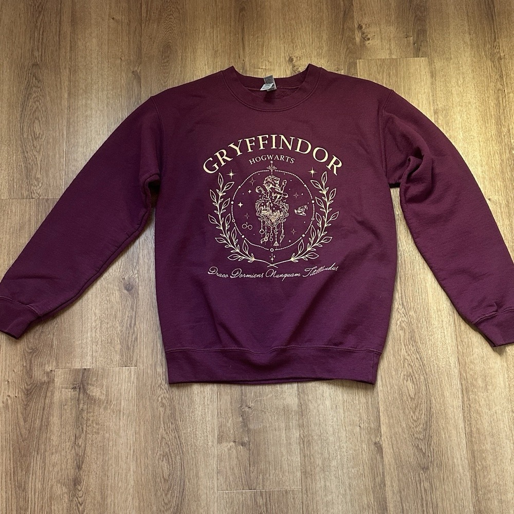 Harry Potter Gryffindor Women's Maroon Crewneck Sweatshirt Size Small